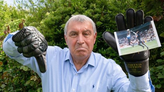 El ex arquero de la selección inglesa, dio su veredicto al respecto y se mantuvo en consonancia con lo que ha dicho, desde que terminó esa final del mundo, hasta el día de hoy. “No la usaría ni para lavar los platos”, dijo el portero .