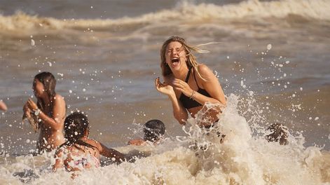 Las playas de la costa argentina han estado repletas de gente disfrutando las vacaciones. Imagen ilustrativa