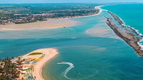 El encantador pueblito de Brasil con playas vírgenes: un lugar tranquilo de arenas blancas y mar turquesa