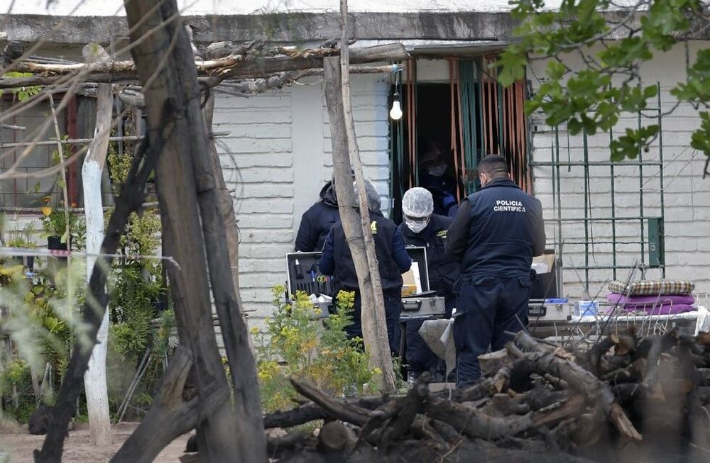 Los cuerpos sin vida de Justa y su esposo Martín fueron hallados en la finca de Las Heras en la que vivían. Su nieto es sospechoso. Foto: Orlando Pelichotti / Los Andes