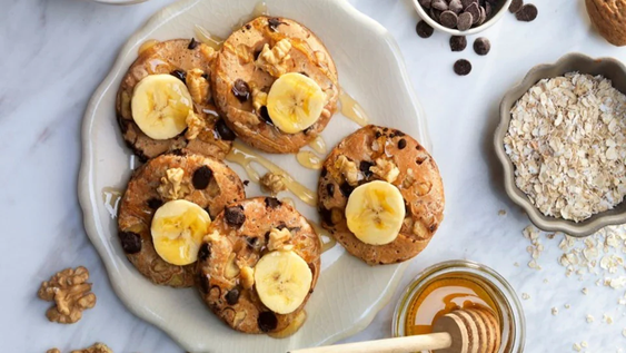 tortitas de banana sin harina ni azucar: listas en 5 minutos y con solo 3 ingredientes