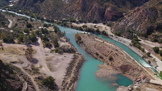 El río Atuel es el centro de una disputa interminable entre La Pampa y Mendoza. La Corte nacional dijo que deben pasar 3,2 metros cúbicos por segundo.