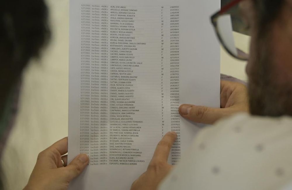 Un funcionario de Fiscalía de Estado aparece en el listado, pero afirma que nunca se vacunó contra el coronavirus. Orlando Pelichotti / Los Andes