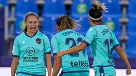 La mendocina Estefanía Banini (10) marcó un golazo en la final. / gentileza
