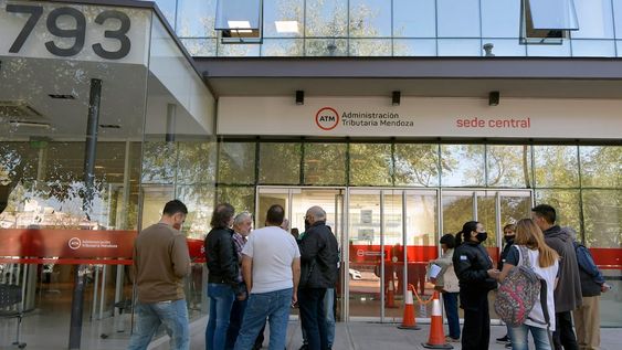Un informe del Ieral Mendoza dejó al descubierto que la presión impositiva en Mendoza es mayor al promedio del conjunto de provincias. Foto: Orlando Pelichotti / Los Andes