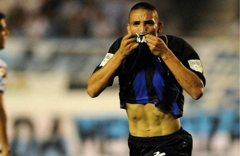 Ricardo Centurión y su amor incondicional con su cuna futbolística. / Gentileza.