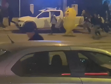 Pikachu escapa de la policía durante protestas en Turquía.&nbsp;