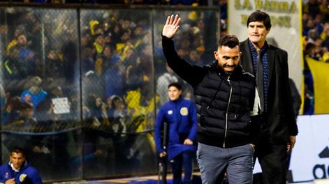 Carlos Tévez fue ovacionado en la Bombonera.