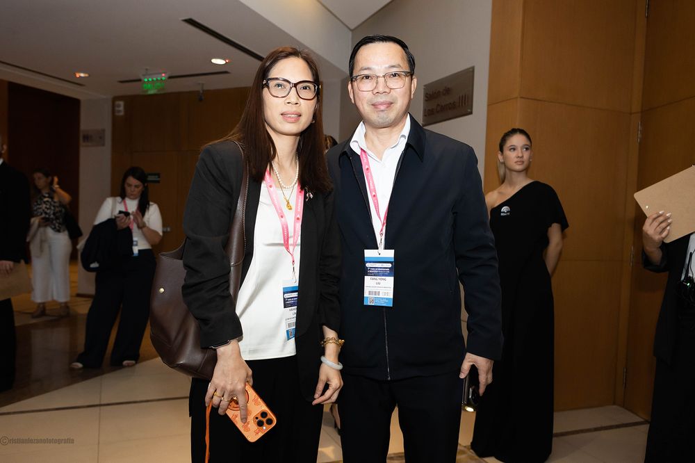 Haihong Lin y Fang Yong Liu. 