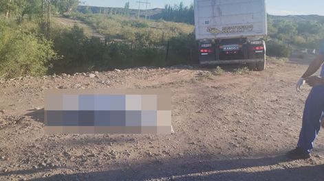 Un conductor murió aplastado por su propio camión cuando intentaba reparar los frenos del vehículo. | Foto: Ministerio de Seguridad y Justicia
