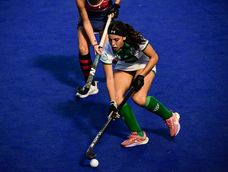 Marista sacó su chapa de candidato, para vencer al siempre complicado y excelente equipo de La Tablada de Córdoba. Victoria Moretti lleva la bocha en un avance del equipo de la Ciudad de San Rafael. Marista sacó su chapa de candidato, para vencer al siempre complicado y excelente equipo de La Tablada de Córdoba. Victoria Moretti lleva la bocha en un avance del equipo de la Ciudad de San Rafael.