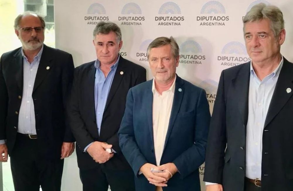 Jorge Chemes, presidente de CRA; Nicolás Pino, presidente de SRA; Carlos Achetoni, presidente de FAA; Elbio Laucirica, presidente de Coninagro. Foto: Web