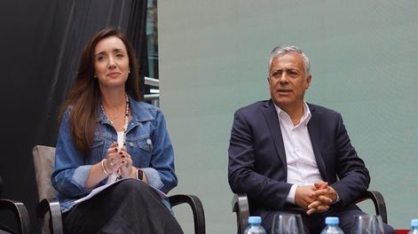 Desayuno Coviar 2024: la vicepresidenta Victoria Villarruel y el gobernador de Mendoza, Alfredo Cornejo (Los Andes)