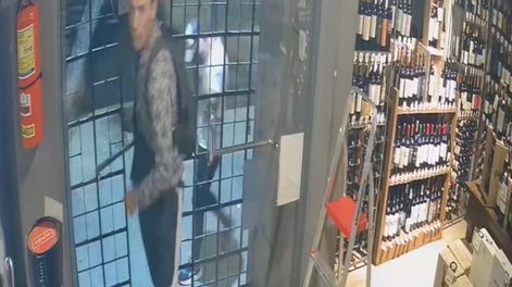 Los Andes | Imágenes de uno de los ladrones que ingresó a Go Bar. Gentileza