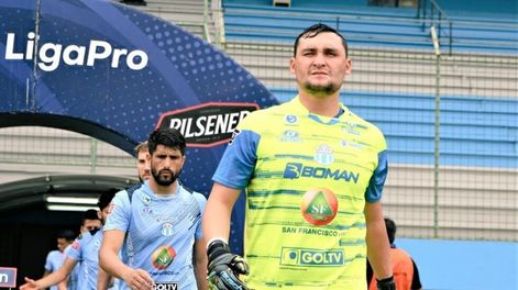 El golero chaqueño Joaquín Pucheta, sancionado por no aguantarse las ganas de ir al baño. / gentileza