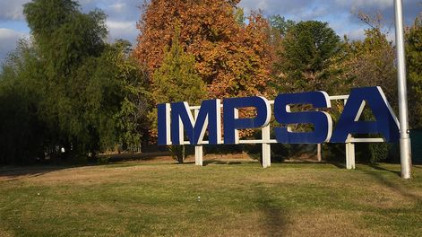 Los Andes | Entrada del complejo industrial IMPSA. El Estado Nacional todavía no define la compra de la empresa. Foto: Marcelo Rolland / Los Andes