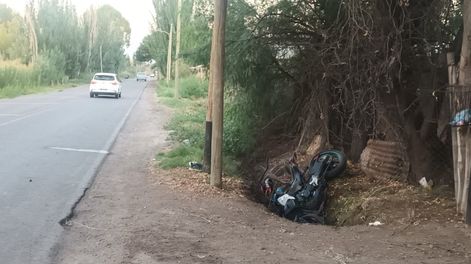Murió un hombre tras protagonizar un misterioso accidente en una moto robada