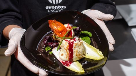 La mesa está servida: la UNCuyo lanzó su servicio de catering y sale a competir con los grandes salones. Foto: UNCuyo