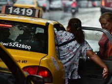 Viajar de a varios, más cómodos y casi al mismo valor que en el micro. La nueva tendencia que se impone. (José Gabriel Hernández / La Voz)
