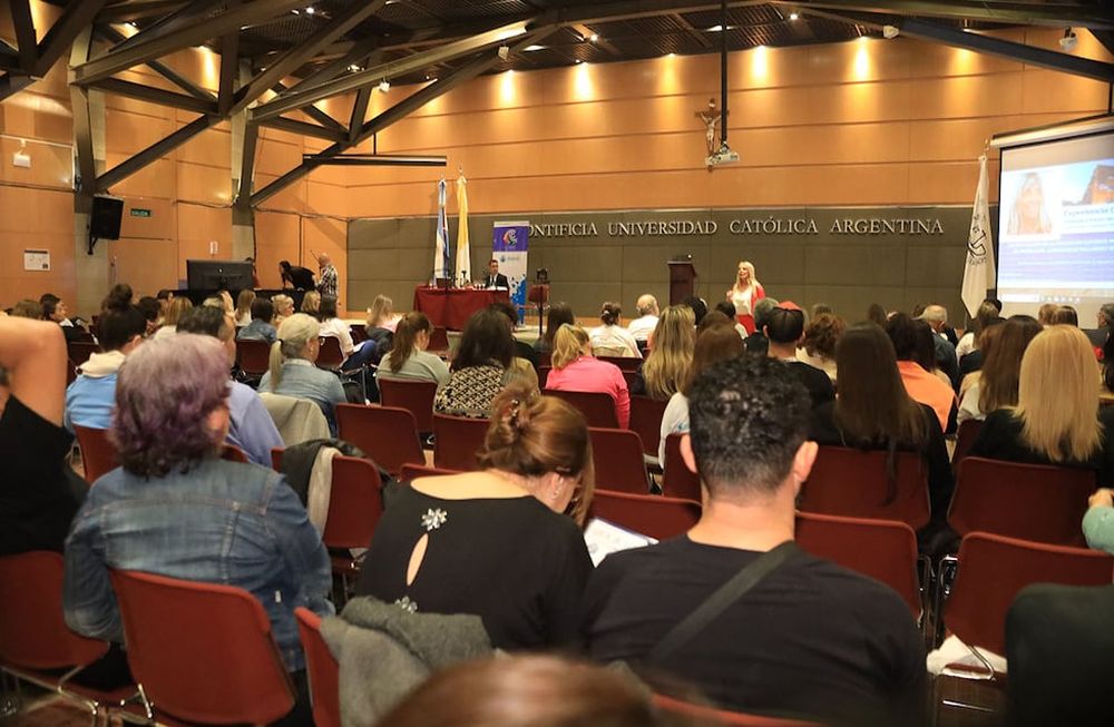 Adriana Napque en el CIIPEC 2023: “Se puede llegar al mismo lugar desde diferentes caminos”