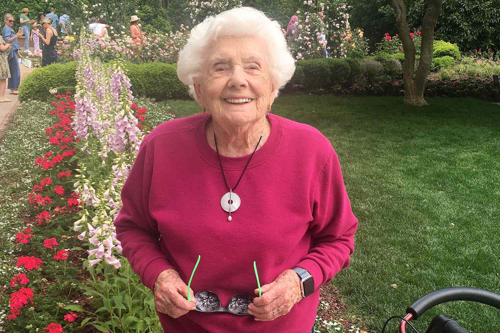 Mujer 100 años felicidad