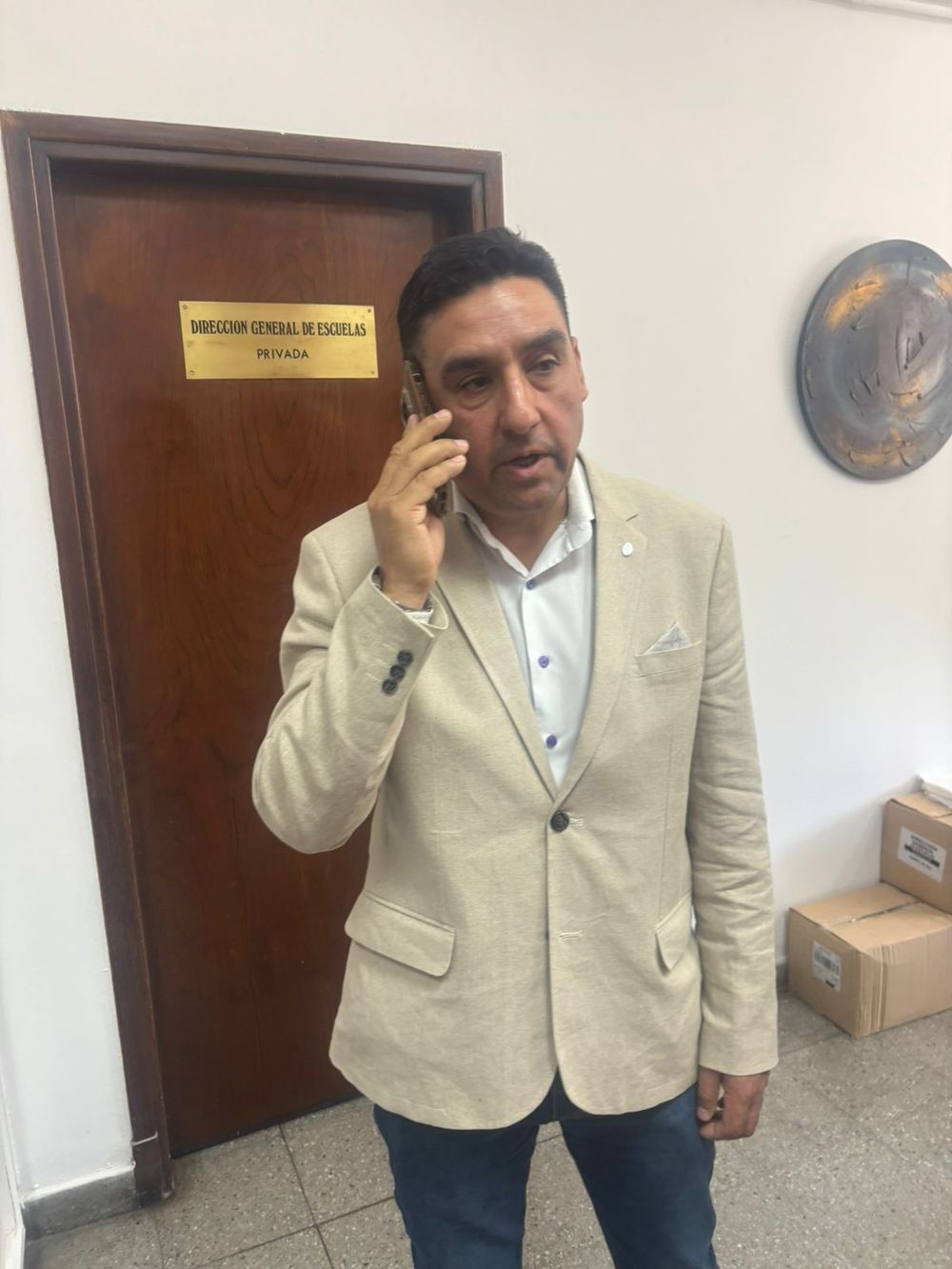 Adolescente entr&oacute; con un arma a una escuela en Guaymall&eacute;n: el susto de una compa&ntilde;era y c&oacute;mo lo descubrieron