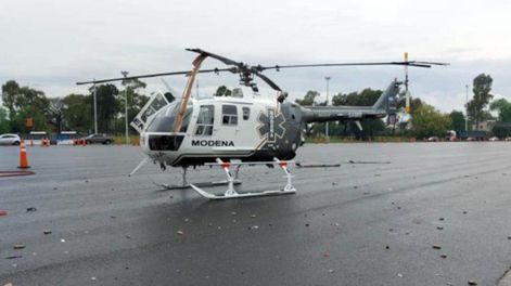 Un camión chocó las hélices de un helicóptero del SAME en Buenos Aires.