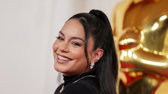 Los Ángeles (Estados Unidos), 10/03/2024.- Vanessa Hudgens llega a la 96ª ceremonia anual de los Premios de la Academia en el Dolby Theatre del barrio de Hollywood de Los Ángeles, California, Estados Unidos, el 10 de marzo de 2024. Los Oscar se entregan a los esfuerzos individuales o colectivos más destacados en el cine en 23 categorías. EFE/EPA/ALLISON DINNER