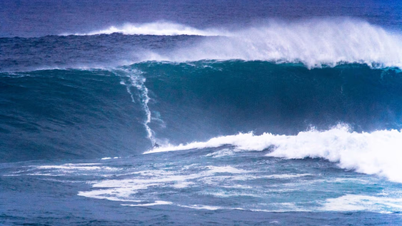 Surfista brasileño tuvo un accidente en la playa de Nazaré