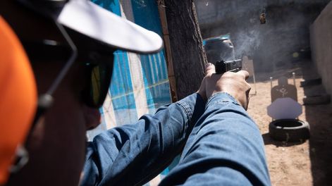 Los Andes | Después de 8 años se vuelve a realizar la instrucción en Tiro Dinámico para civiles y personal de policial en el Tiro Federal de Mendoza. / Foto: Ignacio Blanco / Los Andes