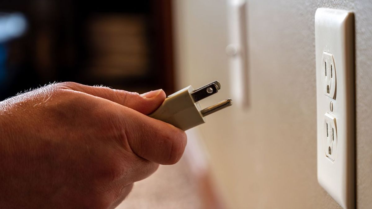 Cuáles son los electrodomésticos que deben desenchufarse cuando se avecina una tormenta