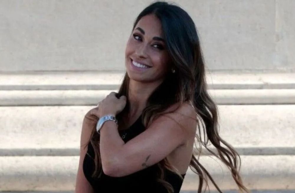 Antonela Roccuzzo fue parte de la semana de la moda en París.