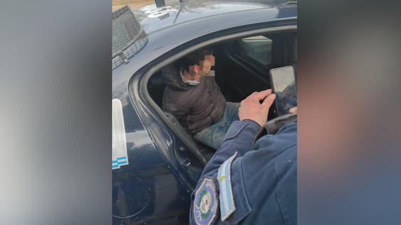 Robó un auto en Las Heras, escapó y terminó detenido tras una persecución policial