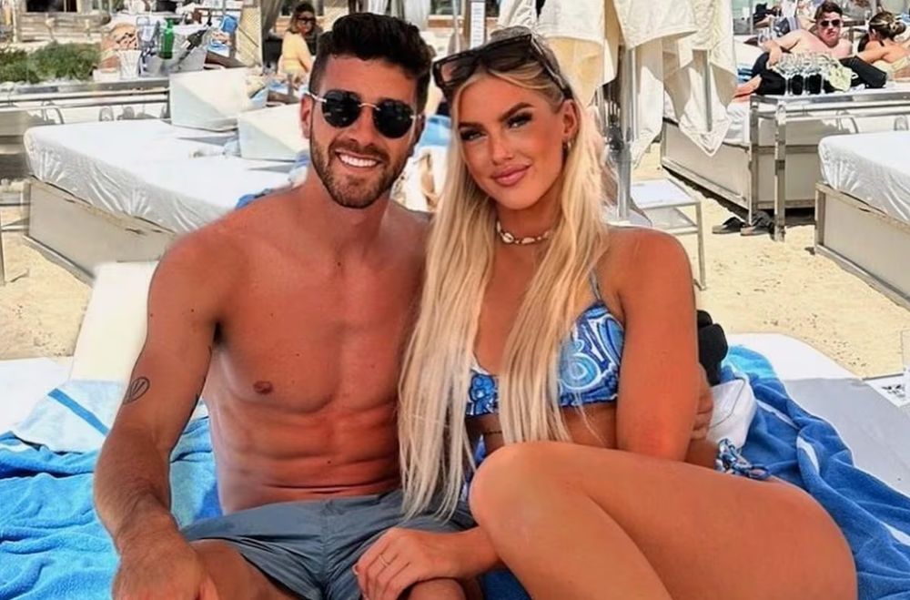 Pareja de futbolistas: Marcos Senesi y Kelci Rose-Bowers