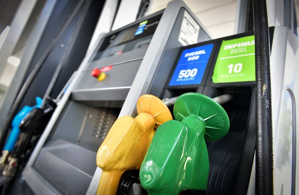 Aumento de precios de los combustibles en estación YPF. J(osé G Hernández/La Voz)