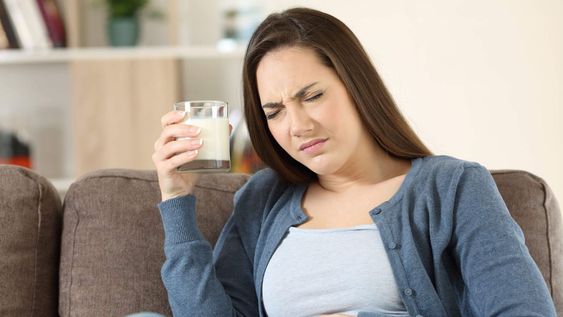 El principal síntoma hace efectos en tu cuerpo en pocos minutos luego de tomar cualquier lácteo.&nbsp;