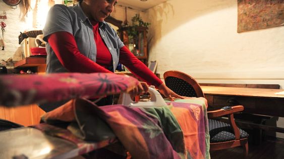 El incremento se aplica sobre el salario de los trabajadores en blanco y el personal para tareas generales pasará a cobrar $ 28.457 al mes, más dos adicionales.