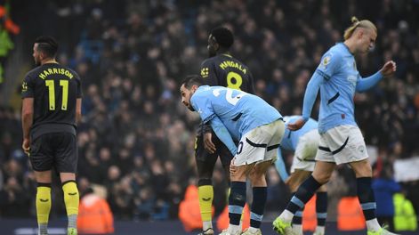 Los Andes | El portugués Bernardo Silva y el noruego Erling Haaland, del Manchester City, se lamentan tras empatar ante el Everton en un partido de la Liga Premier, el jueves 26 de diciembre de 2024 (AP Foto/Rui Vieira)