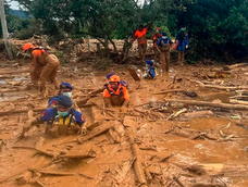 En Sri Lanka, las autoridades reportan una aumento de los afectados, contabilizando hasta el momento 334 fallecidos y al menos 337 personas desaparecidas.
