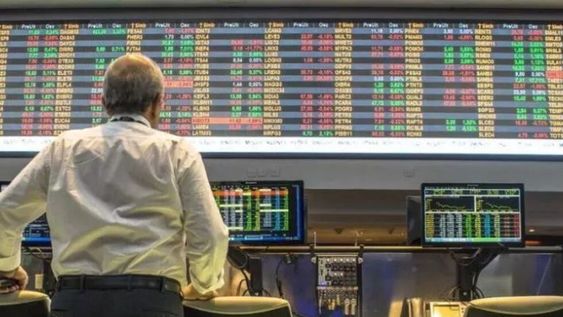 Los bonos en dólares volvieron a crecer y el riesgo país retrocede más de 100 puntos