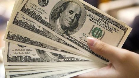 El dólar arrancó el viernes casi sin cambios. - Foto: Archivo / Los Andes