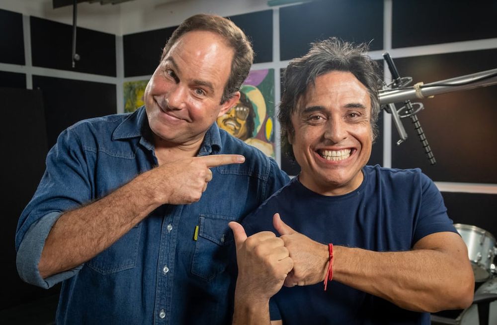 Julián Chabert y Rodrigo Galdeano hacen un programa de humor La Brecha que se trasmite por YouTube y redes sociales. Foto: Ignacio Blanco / Los Andes