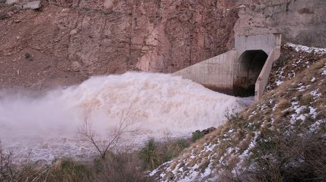 Dique Potrerillos: por qué se limpia el descargador de fondo - Foto: Gobierno de Mendoza.