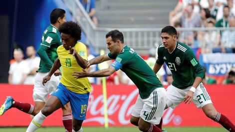 El mexicano Rafa Márquez es titular ante Brasil y hace historia en los Mundiales