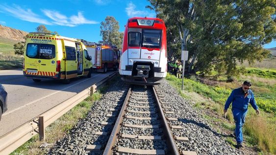 Otro tren choca con una grúa en Murcia y deja varios heridos