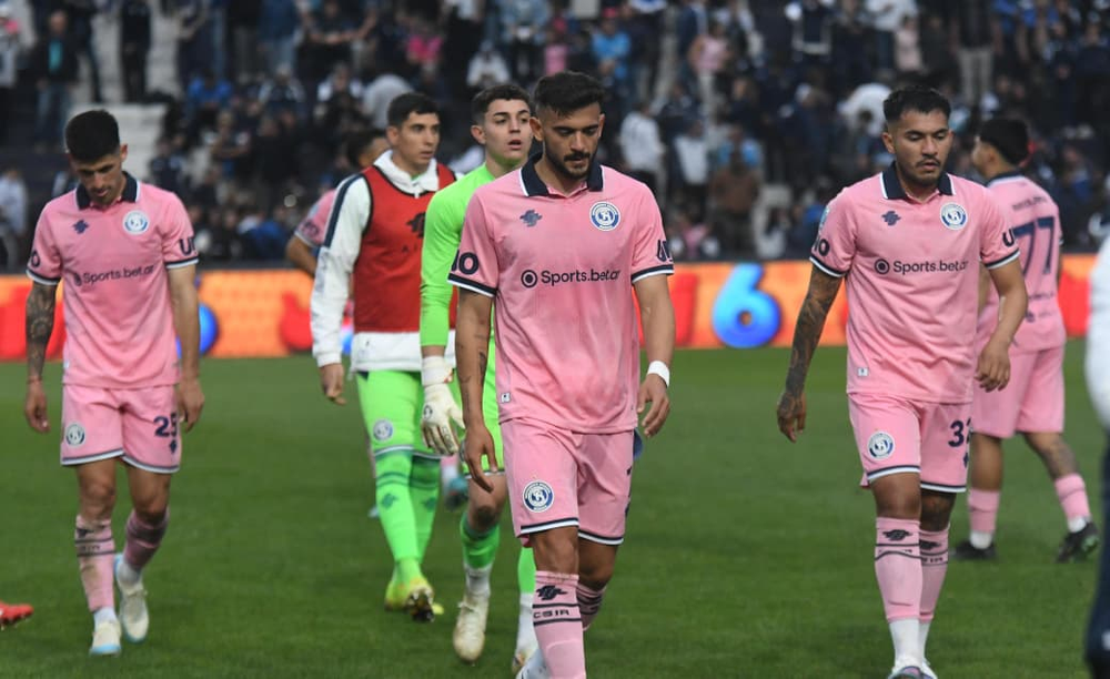 Un empate con sabor a derrota. Independiente Rivadavia ganaba 2 a 1, pero Tigre lo igualó sobre la hora y le arrebató dos puntos valiosos en el estadio Bautista Gargantini.