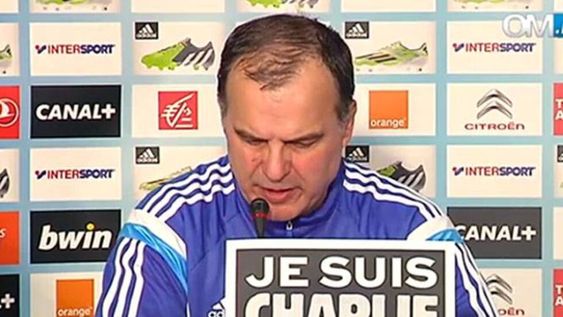Bielsa homenajeó a las víctimas del atentado en la revista francesa