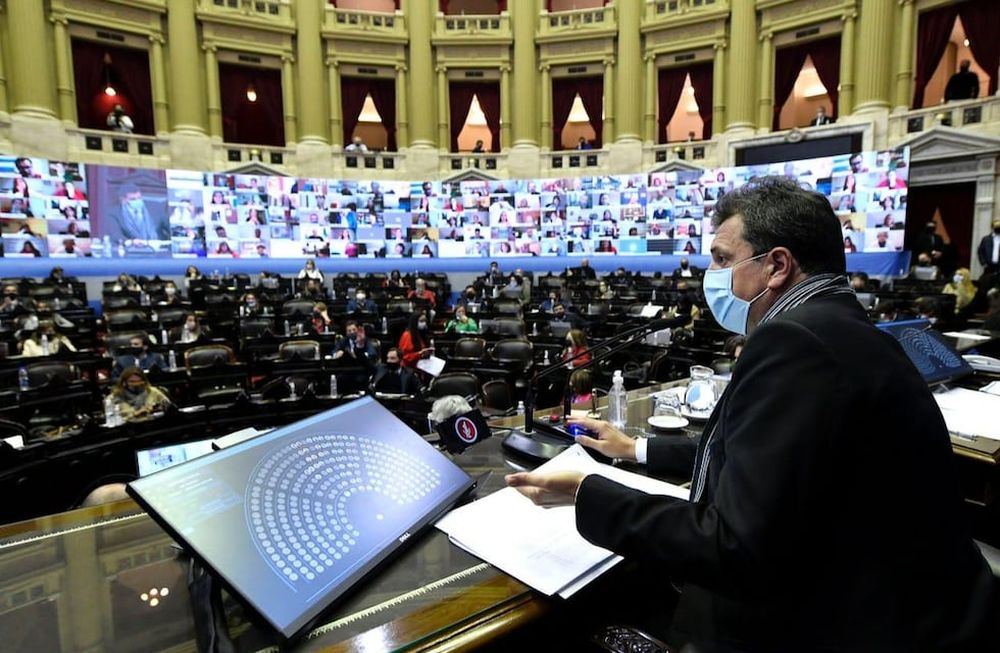Diputados: escándalo y pérdida de seriedad