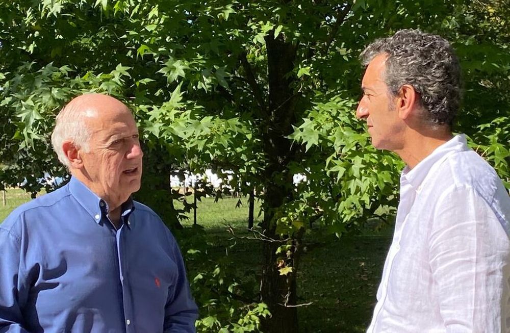 Rodolfo Lavagna -quien fuera ministro de Economía de Néstor Kirchner- y Florencia Randazzo -ministro de Transporte de Cristina- en un encuentro reciente. / Archivo.