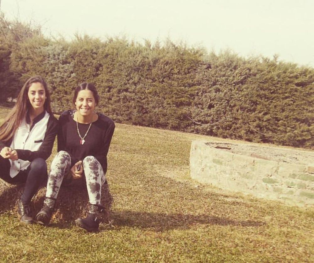 María José Coni y su hermana Martina.